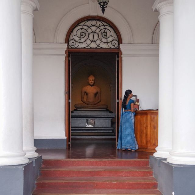 the entrance to Colombo's National Museum