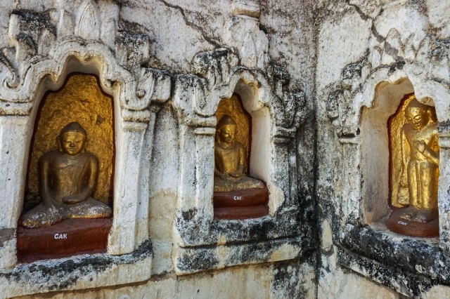 seated Buddhas in external niches of the Mahabodhi Temple