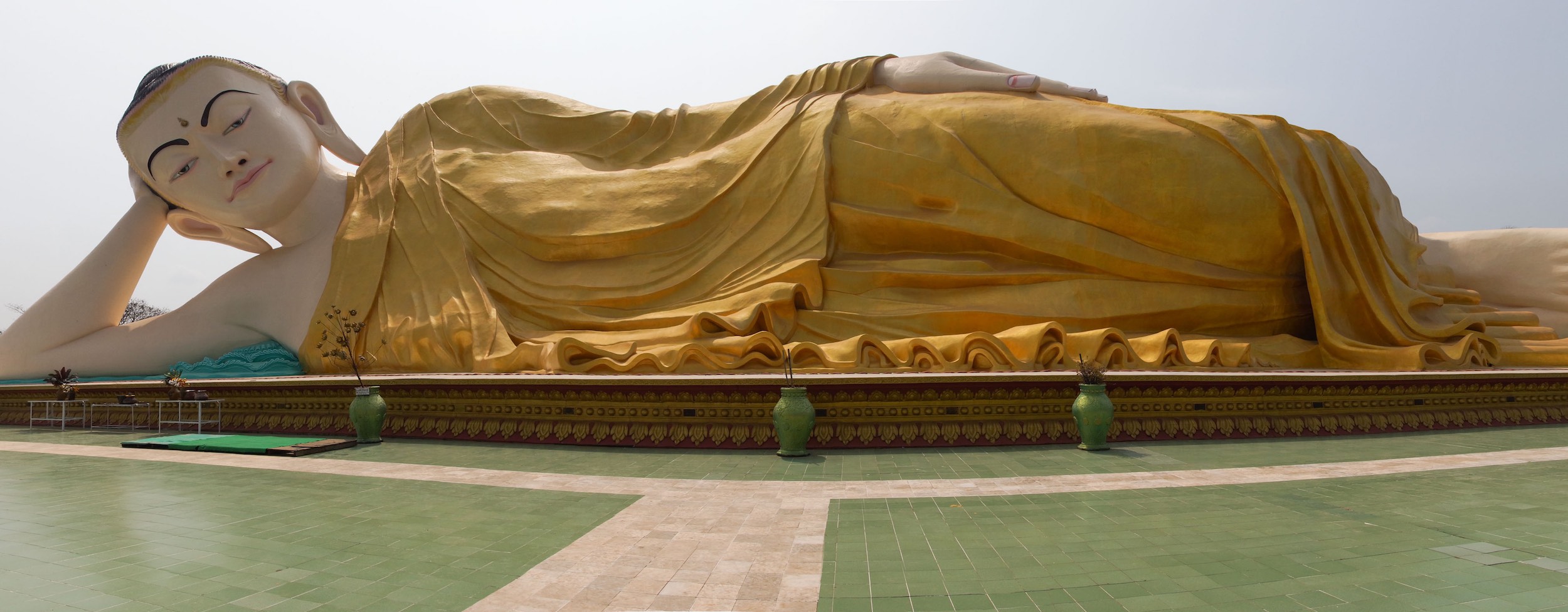 mya-tha-lyaung-reclining-buddha-bago-myanmar.jpg